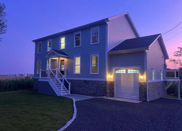 Property at 26 Meadowood Ln, Old Saybrook, CT 06475, 3 beds, 2.5 baths