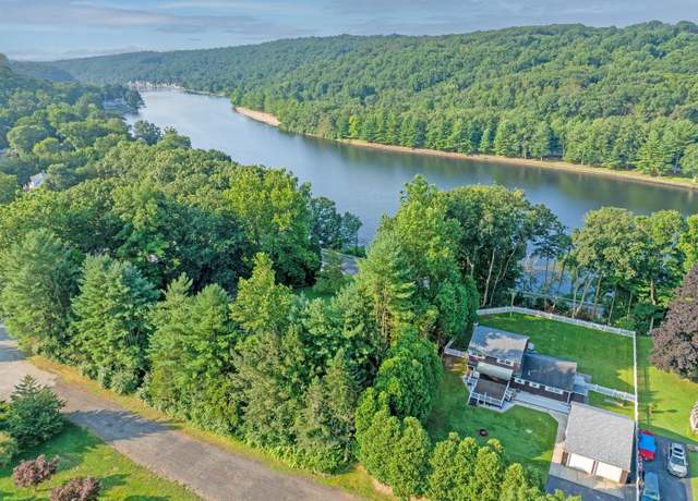 Property at 34 Roosevelt Dr, Seymour, CT 06483, 3 beds, 2 baths