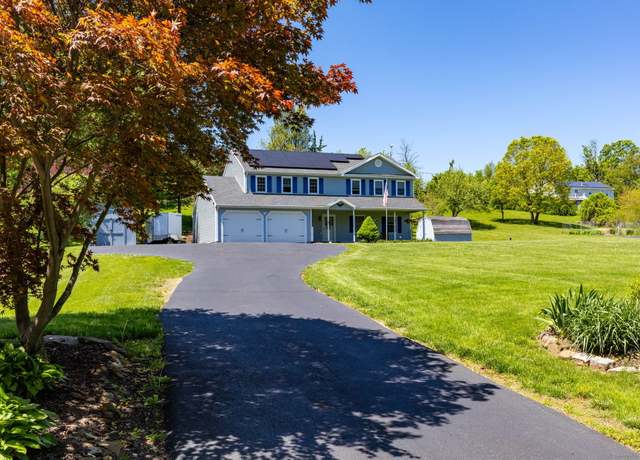 Property at 10 Spoonville Rd, East Granby, CT 06026, 3 beds, 2.5 baths