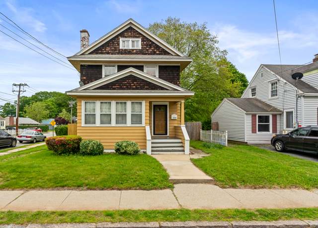 Property at 245 Ledyard St, New London, CT 06320, 3 beds, 2 baths
