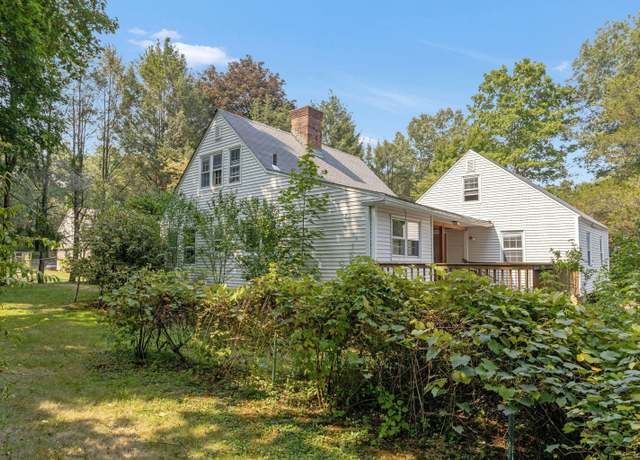 Property at 4 Pin Oak Ct, Westport, CT 06880, 4 beds, 3.5 baths