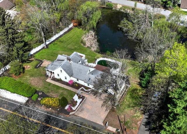 Property at 115 W Avon Rd, Farmington, CT 06085, 4 beds, 4 baths