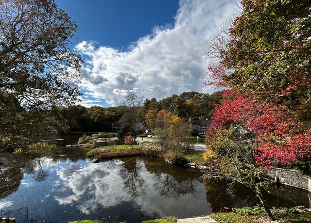 Property at 276 Niantic River Rd, Waterford, CT 06385, 4 beds, 2.5 baths