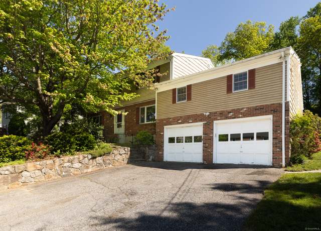 Property at 48 Lafayette Dr, Trumbull, CT 06611, 4 beds, 3.5 baths