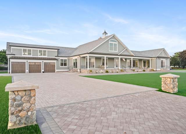 Property at 464 Park Blvd, Stratford, CT 06615, 4 beds, 3.5 baths