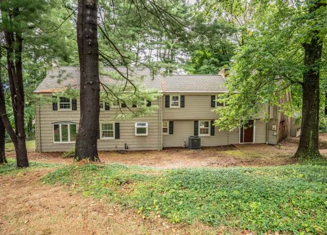 Property at 26 Hillsboro Dr, West Hartford, CT 06107, 4 beds, 3.5 baths