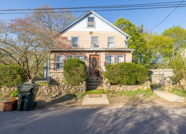Property at 29 Cape Ann Ct, New London, CT 06320, 4 beds, 3 baths
