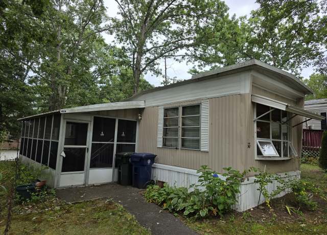 Property at 33 Long Dr, Windham, CT 06256, 2 beds, 1 bath