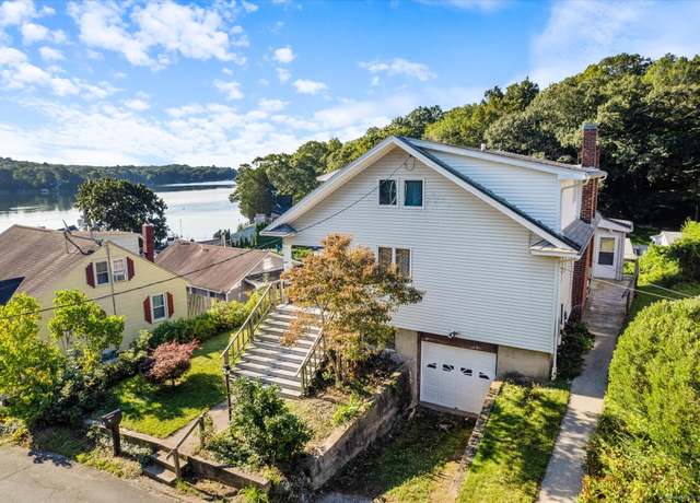 Property at 16 Hill Rd, East Lyme, CT 06333, 4 beds, 1.5 baths