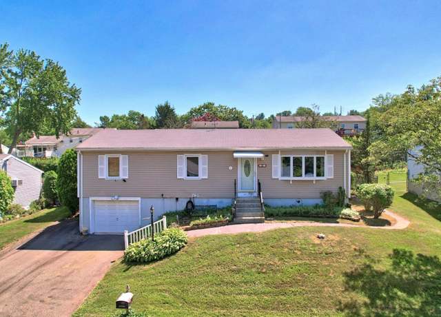 Property at 197 Hickory Hill Dr, Waterbury, CT 06708, 3 beds, 1 bath
