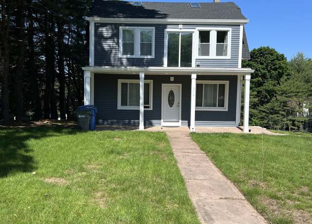 Property at 372 Oakland St, Manchester, CT 06042, 3 beds, 2.5 baths