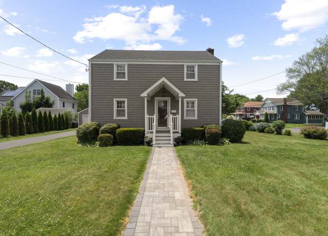 Property at 103 Rivercliff Dr, Milford, CT 06460, 3 beds, 1.5 baths
