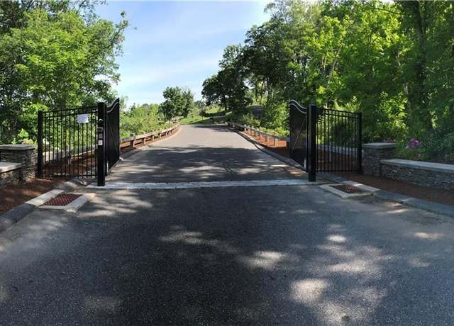 Property at 131 Willow Creek Estates Dr, Southbury, CT 06488