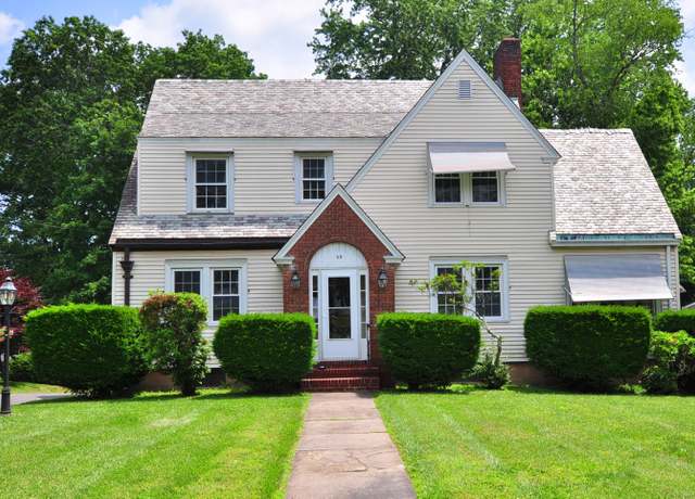 Property at 48 Arnoldale Rd, West Hartford, CT 06119, 4 beds, 1.5 baths