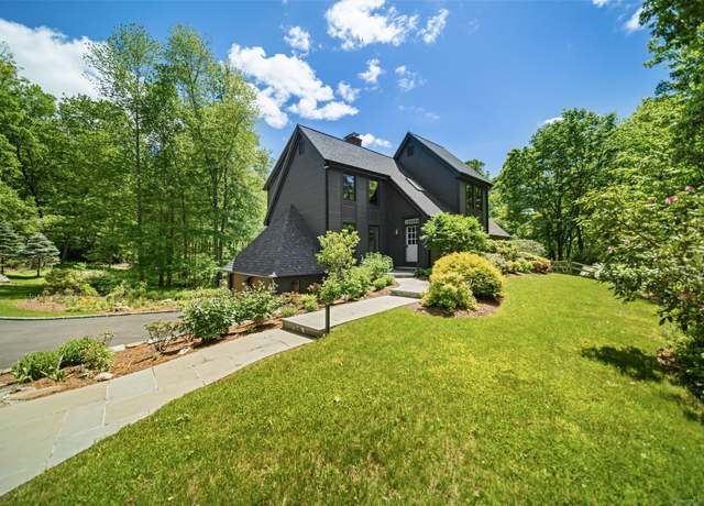Property at 31 Poverty Hollow Rd, Newtown, CT 06470, 6 beds, 5.5 baths