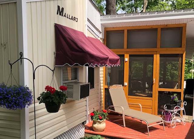 Property at 91 Meadowside Rd, Woodstock, CT 06281, 2 beds, 1 bath