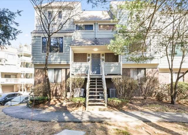 Property at 3 Oakwood Ave Unit B4, Norwalk, CT 06850, 2 beds, 2.5 baths