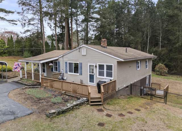 Property at 9 Golden Dr, Plainfield, CT 06374, 3 beds, 2 baths