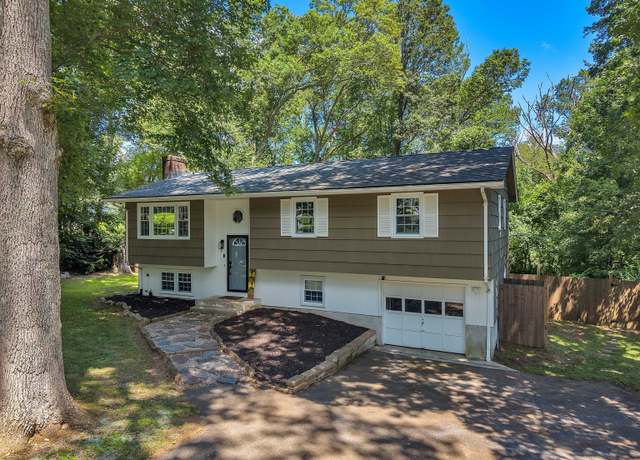 Property at 8 Oakwood Dr, Ledyard, CT 06335, 4 beds, 2 baths