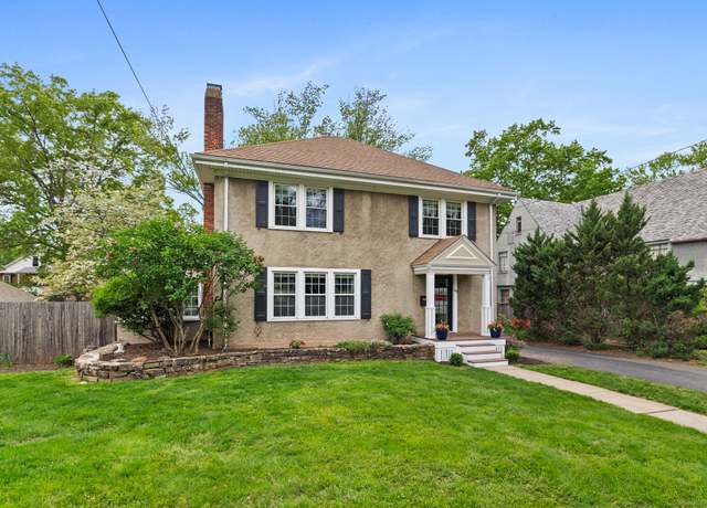 Property at 69 Auburn Rd, West Hartford, CT 06119, 4 beds, 2.5 baths