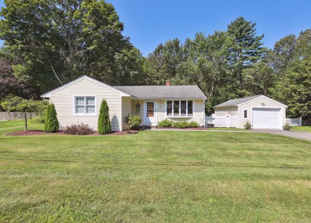 Property at 22 Lake Rd, Woodbury, CT 06798, 3 beds, 2.5 baths