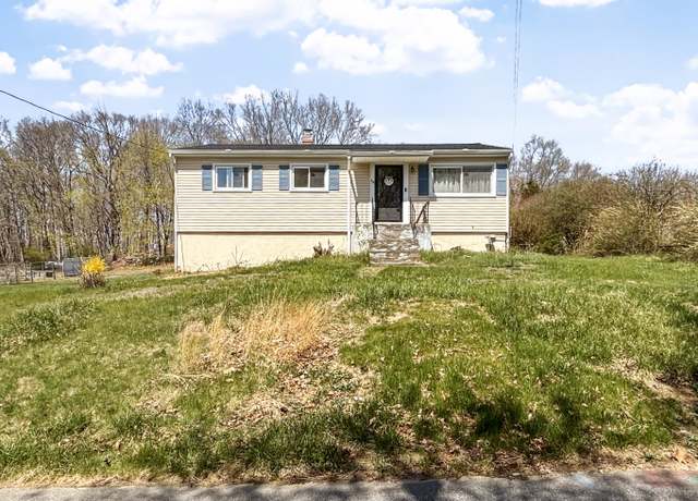 Property at 54 Lorenzo St, Norwich, CT 06360, 3 beds, 1.5 baths