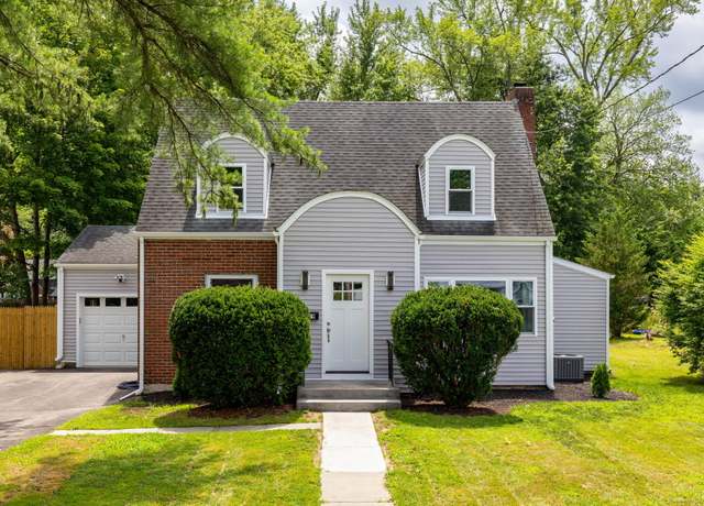 Property at 139 Mohawk Dr, West Hartford, CT 06117, 3 beds, 1.5 baths