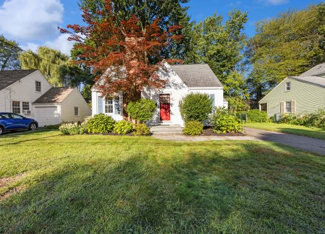 Property at 11 Farnham Rd, West Hartford, CT 06119, 3 beds, 2 baths