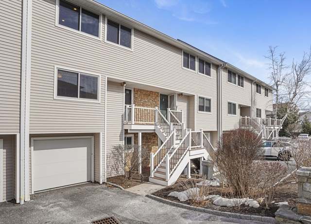 Property at 328 Hamilton Ave #2, Greenwich, CT 06830, 3 beds, 1.5 baths