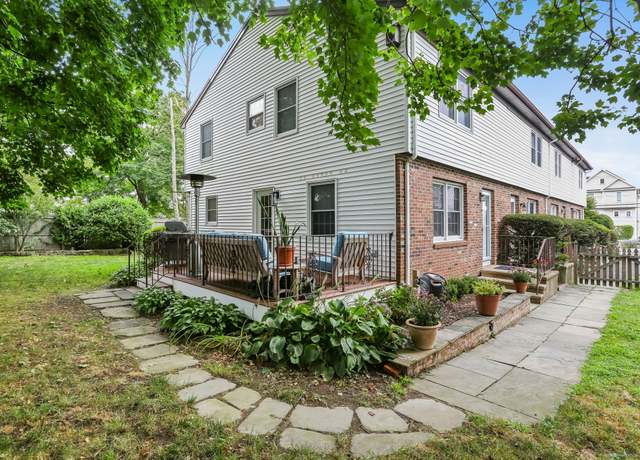 Property at 209 Seaside Ave Apt 5, Stamford, CT 06902, 2 beds, 2.5 baths