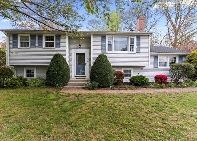 Property at 16 Willow Ln, Clinton, CT 06413, 3 beds, 1.5 baths