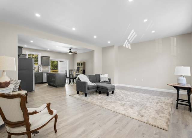 Property at 211 Winding Hollow Rd, Groton, CT 06340, 3 beds, 2.5 baths