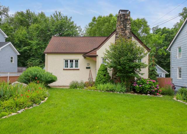 Property at 20 Cedar Crest Pl, Norwalk, CT 06854, 3 beds, 1 bath