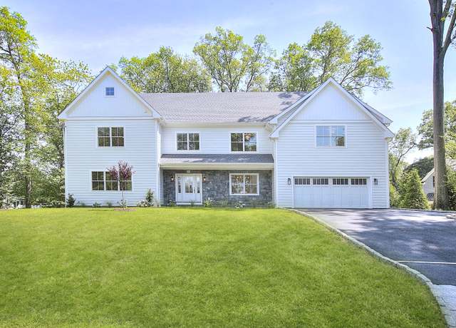 Property at 59 Thornhill Rd, Fairfield, CT 06824, 6 beds, 5.5 baths