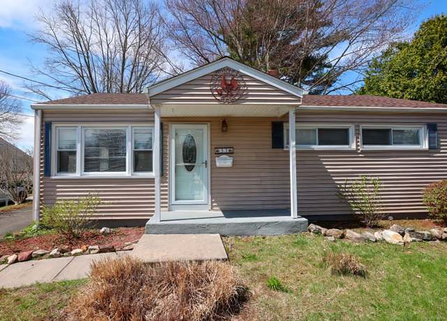Property at 33 Greenhurst Ln, East Hartford, CT 06118, 3 beds, 1 bath