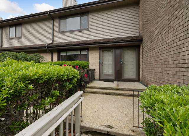 Property at 2539 Bedford St Apt 33F, Stamford, CT 06905, 3 beds, 3 baths