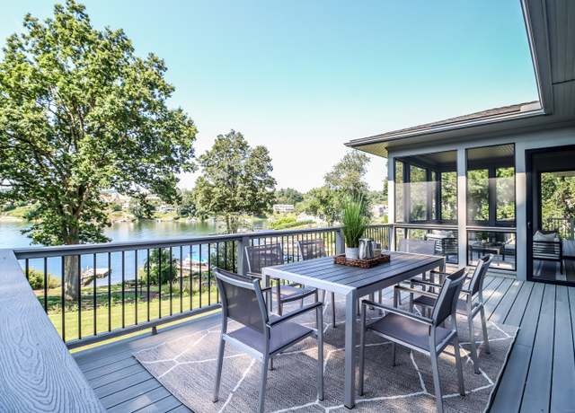 Property at 13 Kellogg St, Brookfield, CT 06804, 4 beds, 5 baths