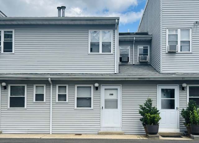 Property at 28 Linden Pl #4, Stamford, CT 06902, 3 beds, 1.5 baths