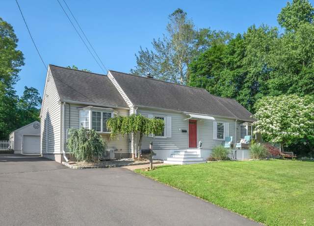 Property at 6 Victoria Rd, Portland, CT 06480, 4 beds, 2.5 baths