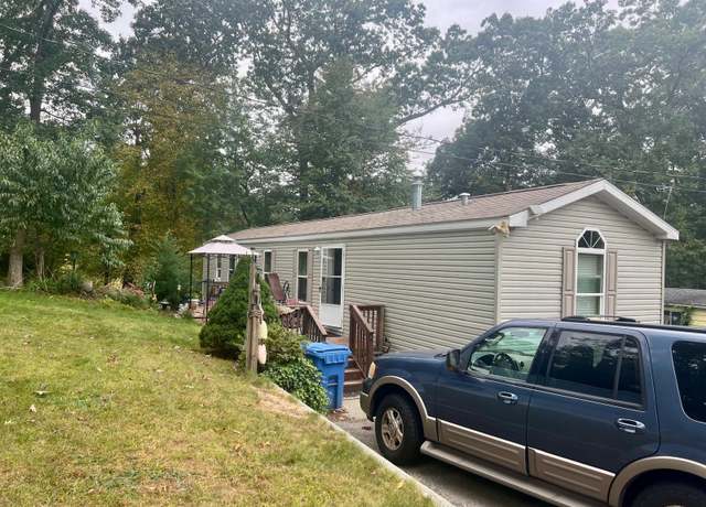 Property at 31 Nashua St, Norwich, CT 06360, 2 beds, 2 baths