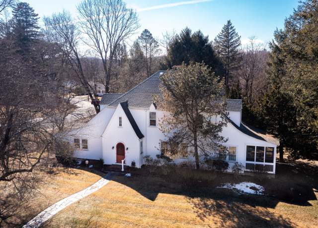 Property at 16 Juniper Ridge Dr, Danbury, CT 06811, 3 beds, 2.5 baths