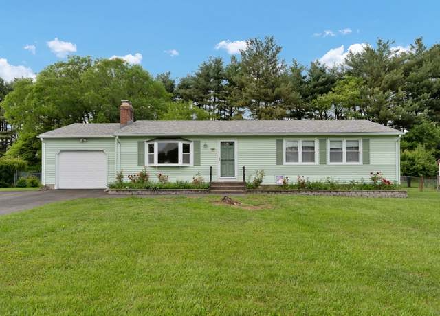 Property at 26 Southwood Dr, West Hartford, CT 06110, 3 beds, 2 baths
