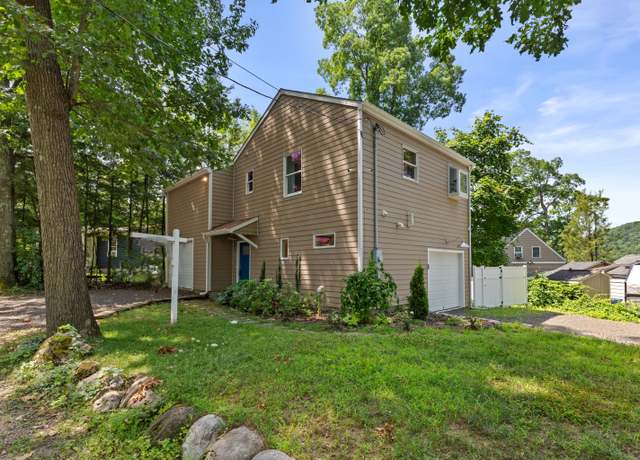 Property at 262 Great Plain Rd #13, Danbury, CT 06810, 2 beds, 2 baths