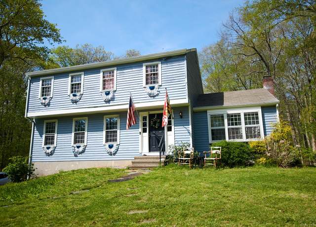 Property at 42 Lake Dr, Madison, CT 06443, 4 beds, 2.5 baths