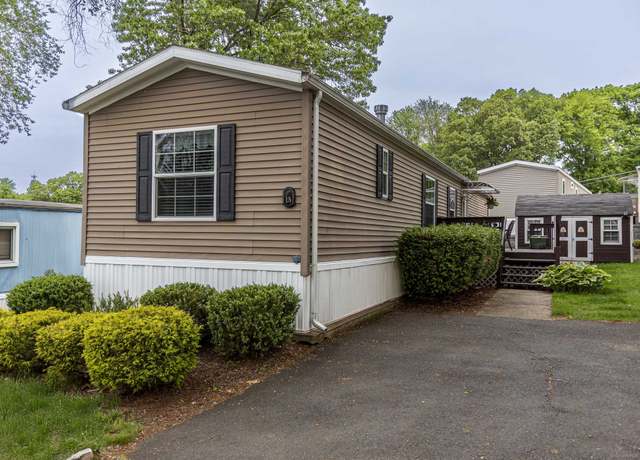 Property at 15 South Ter, Vernon, CT 06066, 2 beds, 2 baths