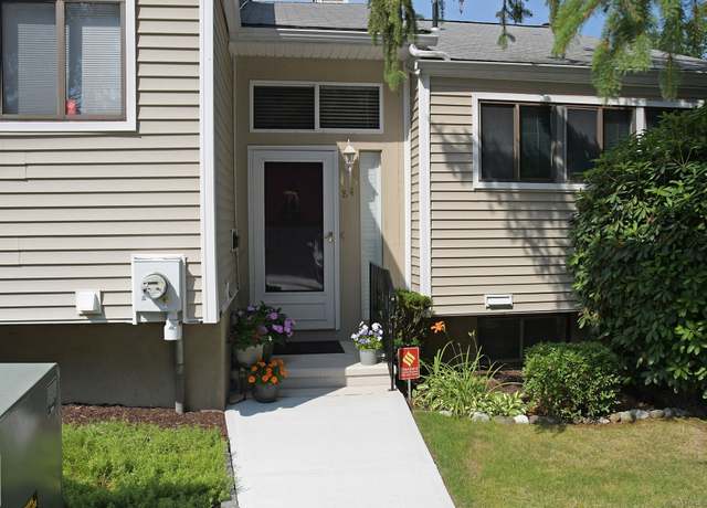 Property at 84 Shepards Knoll Dr #84, Hamden, CT 06514, 2 beds, 1.5 baths
