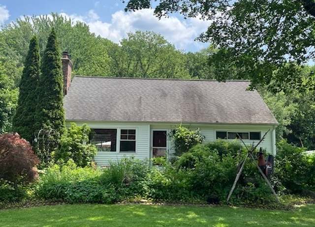 Property at 64 Hayes Rd, Simsbury, CT 06081, 5 beds, 2 baths