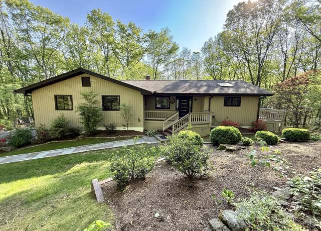 Property at 360 Morehouse Rd, Easton, CT 06612, 3 beds, 3 baths