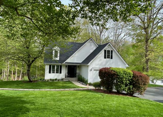 Property at 92 Sherwood Ln, Norwich, CT 06360, 3 beds, 3.5 baths