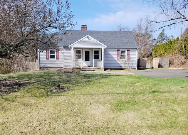 Property at 10 Mountainview Ter, Danbury, CT 06810, 3 beds, 1 bath
